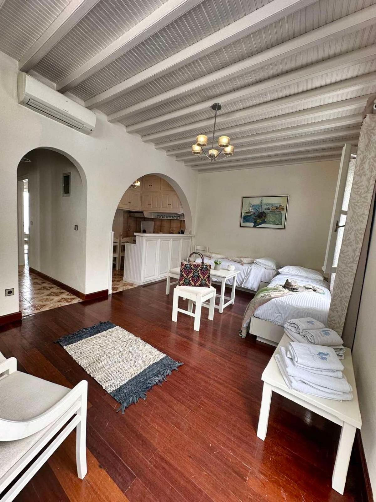 Le Coq Apartments Mykonos Town Екстер'єр фото
